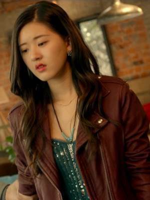 我們各自佯裝著無辜