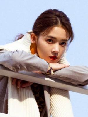 退圈女明星靠發瘋爆火了