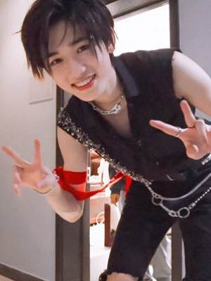 解開他的蝴蝶結