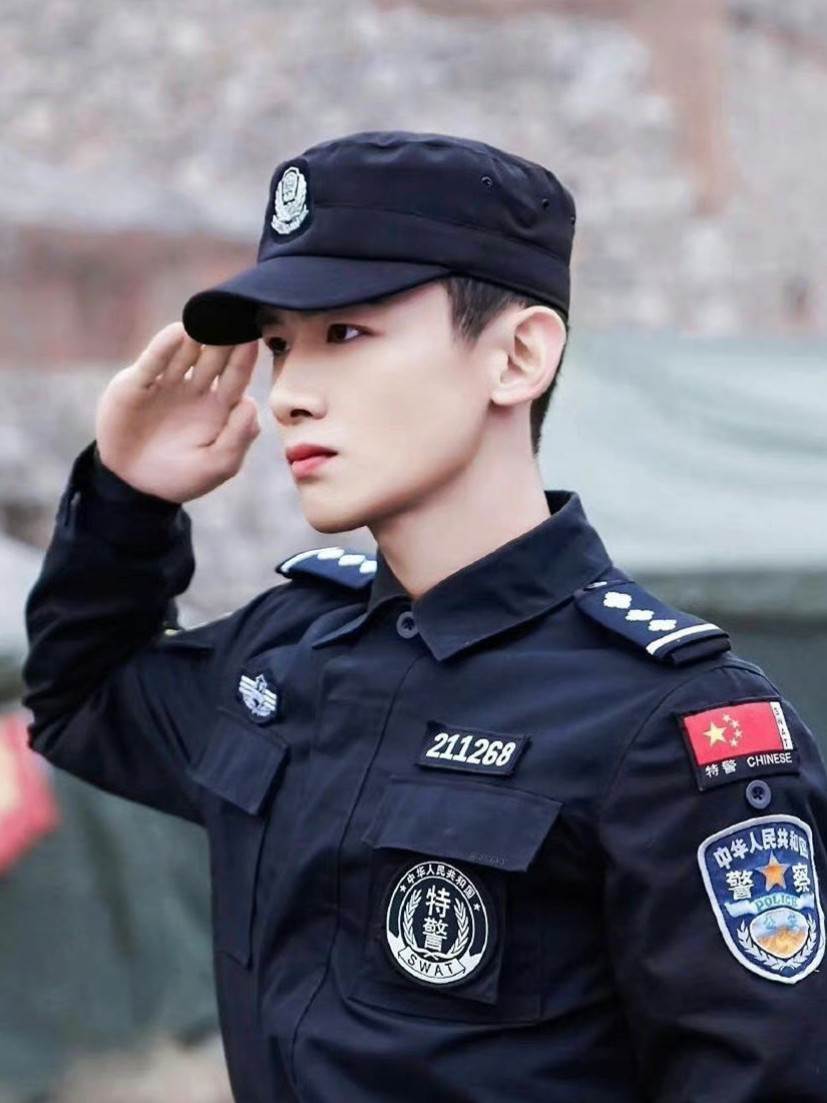 警察小哥超難撩