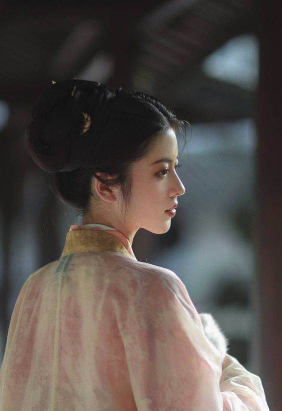 穿越后，我抱緊了獵戶相公的腰！